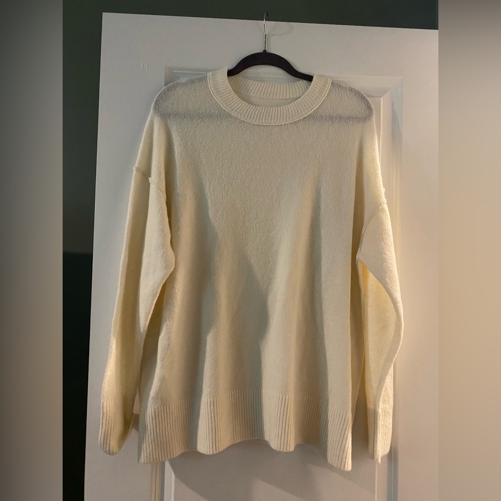 Aerie cream crew neck sweater